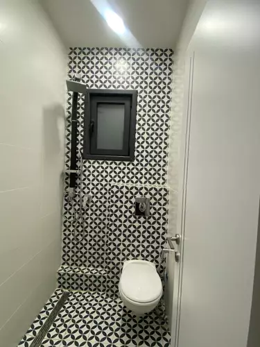 שיפוץ חדר שירותים 2